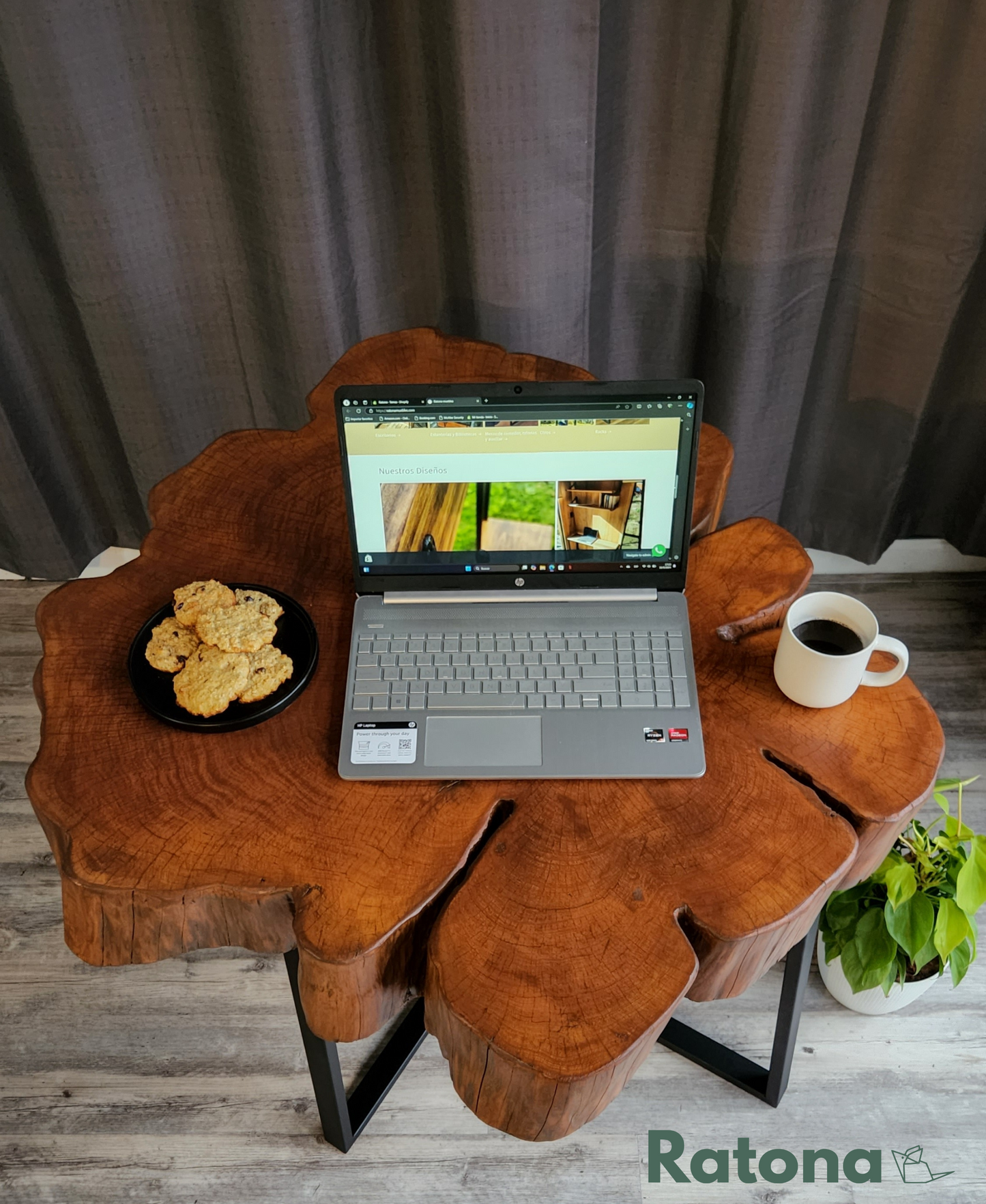 Mesa rustica de ciprés